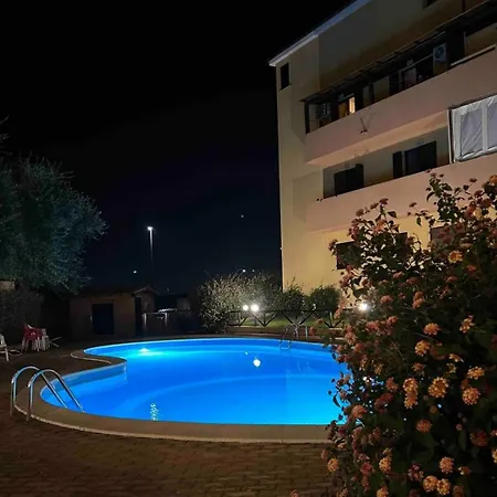 Апартаменты Manu House *